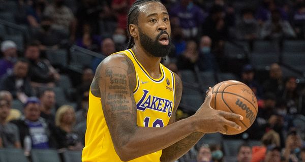 在湖人放弃乔丹后   76人有望与迪安德尔·乔丹签约