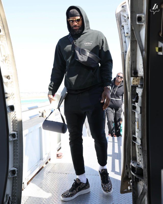 湖人球员前往圣城 19场比赛13场客场