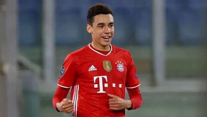 拜仁对最年轻的明日之星 穆西亚拉是前场全能星