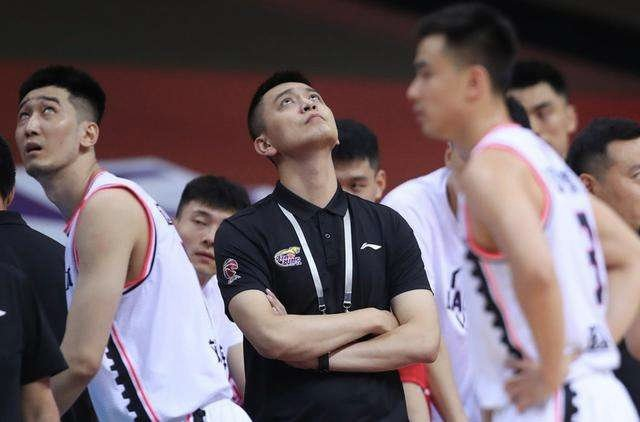 杜锋最大的对手或许只有他了师徒之战 辽篮惨败退出夺冠行列