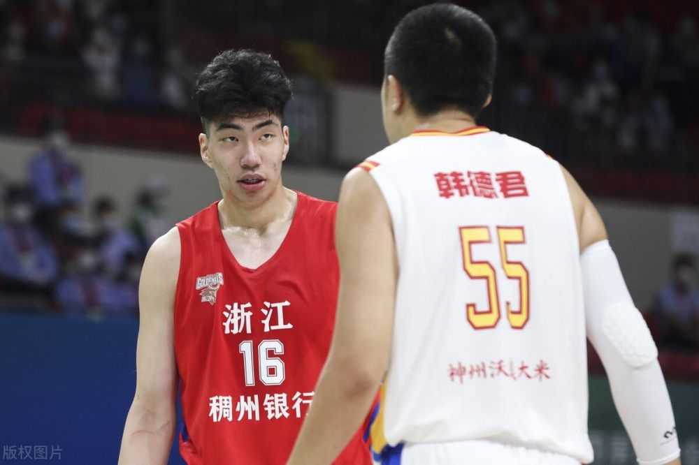 “小姚明”表现亮眼 这就是中国男篮的希望呀