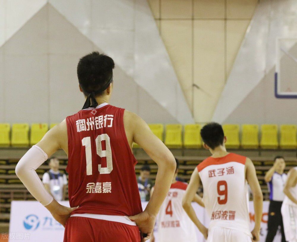 “小姚明”表现亮眼 这就是中国男篮的希望呀