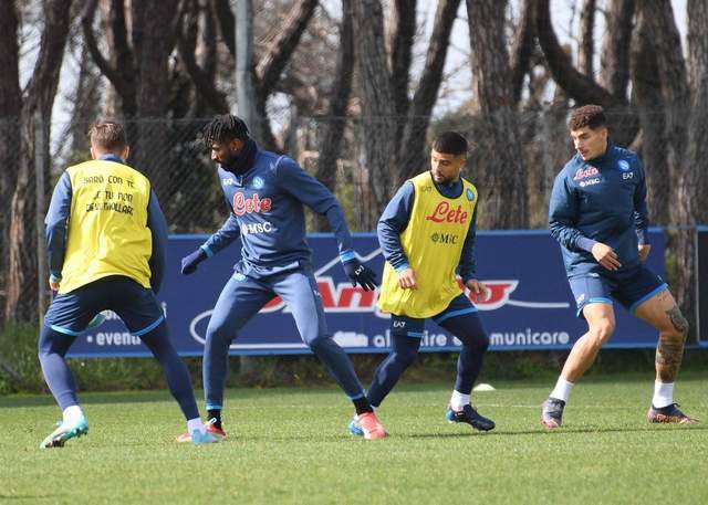 那不勒斯vsAC米兰 连续掉链子的两队谁能暂登榜首