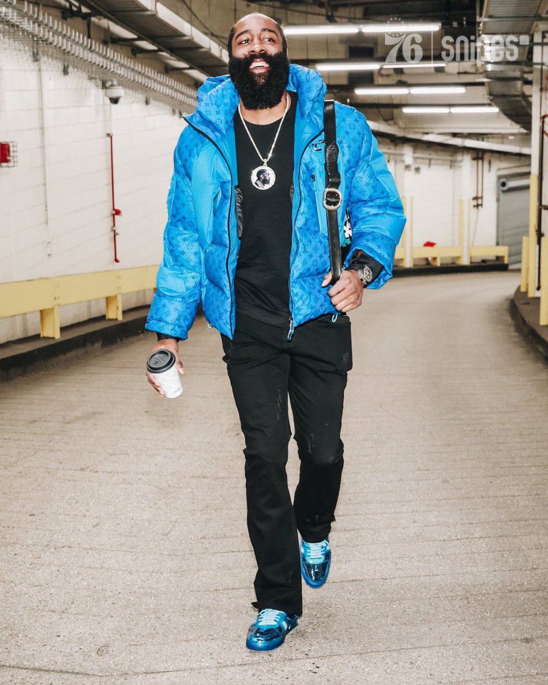 在篮网卖力气到了费城当宝贝 哈登在费城过得确实舒心