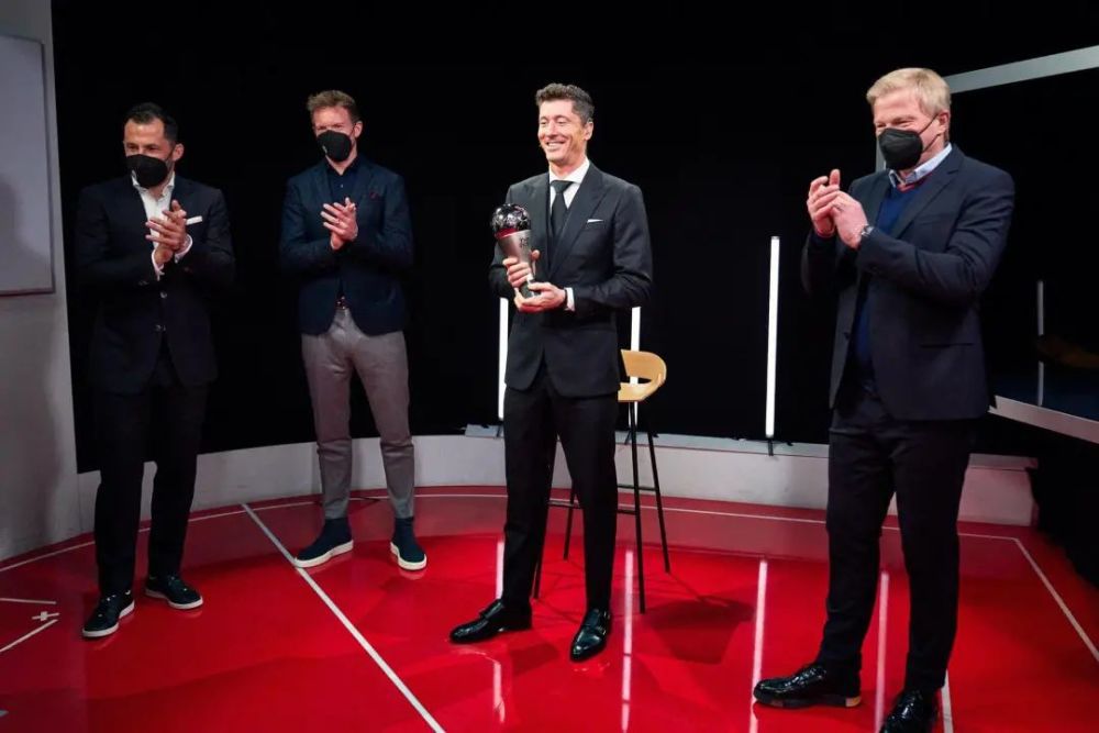 莱万称FIFA最佳比金球奖更权威 我的巅峰状态即将到来