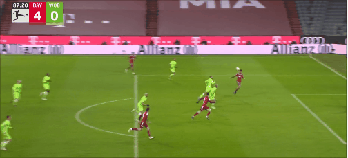 德甲赛事看点 莱万破纪录拜仁4-0狼堡迎五连胜 穆勒400场里程碑进球