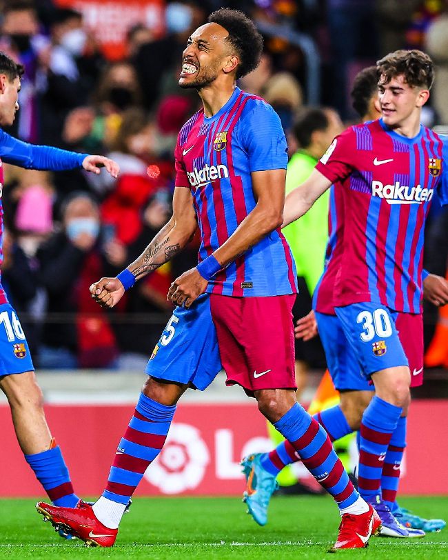 巴萨主场4比0大胜毕尔巴鄂竞技 奥巴梅杨4轮西甲进4球