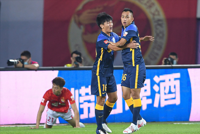 广州足球新老大诞生 2大500强远离广州队投同城对手