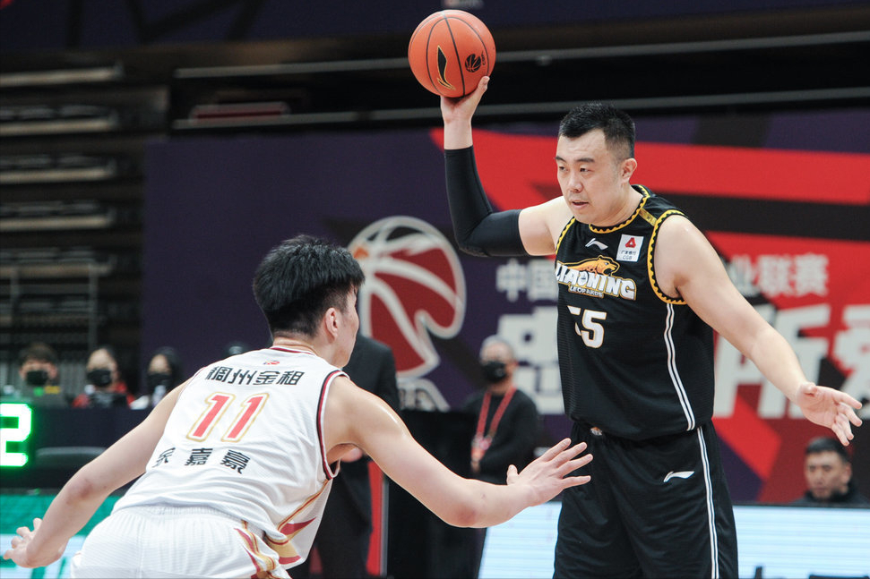 “小姚明”表现亮眼 这就是中国男篮的希望呀