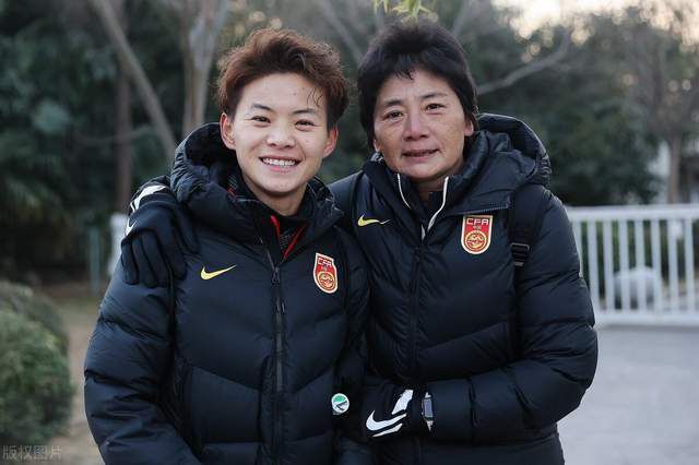 女足亮相央视 水庆霞C位打脸贾秀全
