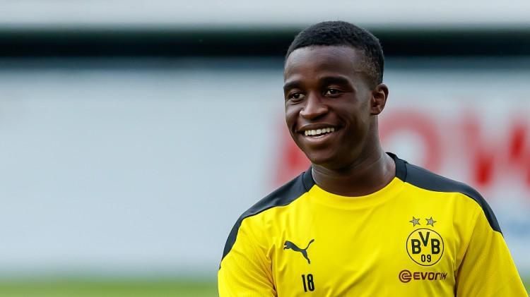 德媒表示多特考虑再买一名前锋 因为穆科科伤情频繁 