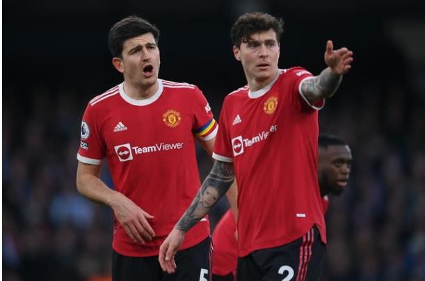 球队4个丢球3个与他有关 曼联队长再现灾难式防守