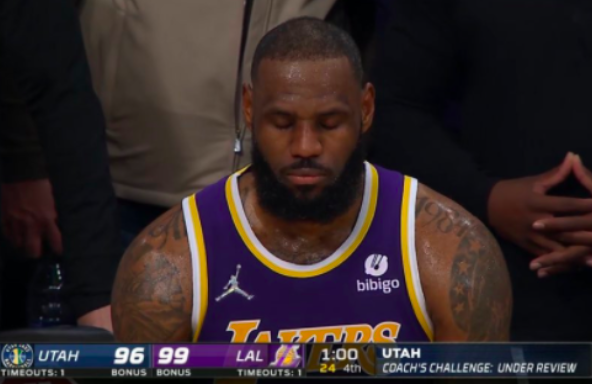 湖人詹姆斯回应浓眉受伤     湖人对阵爵士末节完成大逆转