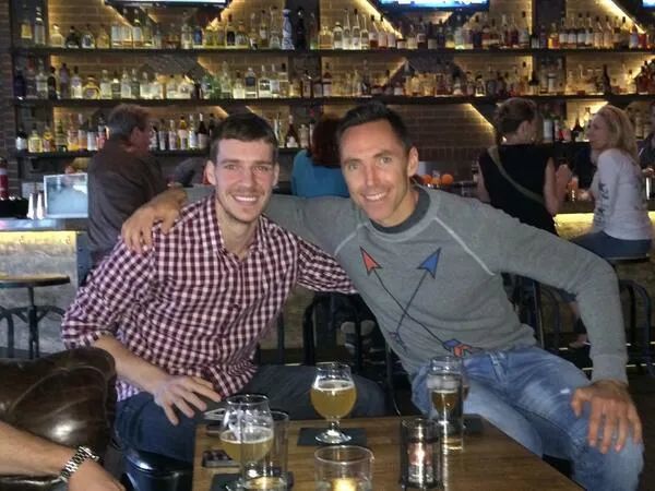 老将们依然选择相信篮网队 纳什亲自出手打赢德拉季奇争夺战