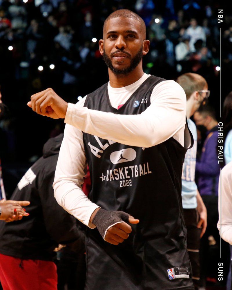 保罗获以科比Gigi命名的宣传奖 颁奖者是科比遗孀瓦妮莎