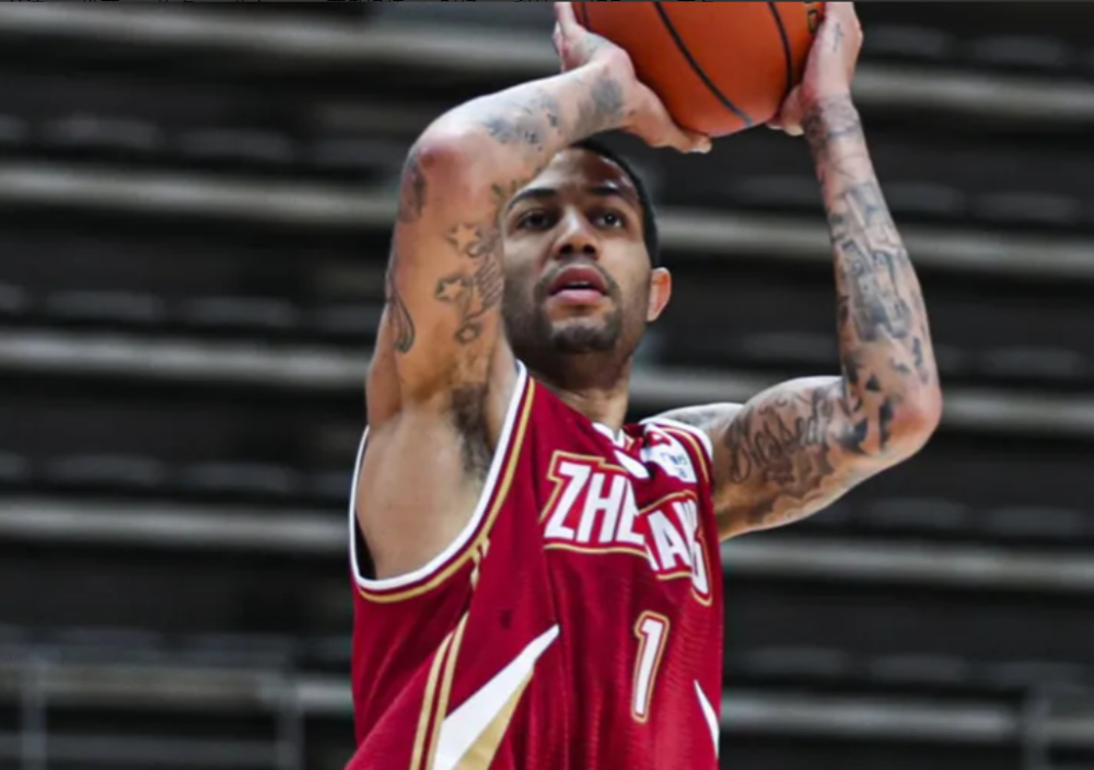 在比赛之后王博跟格林说了什么吗 广厦赢了浙江12分