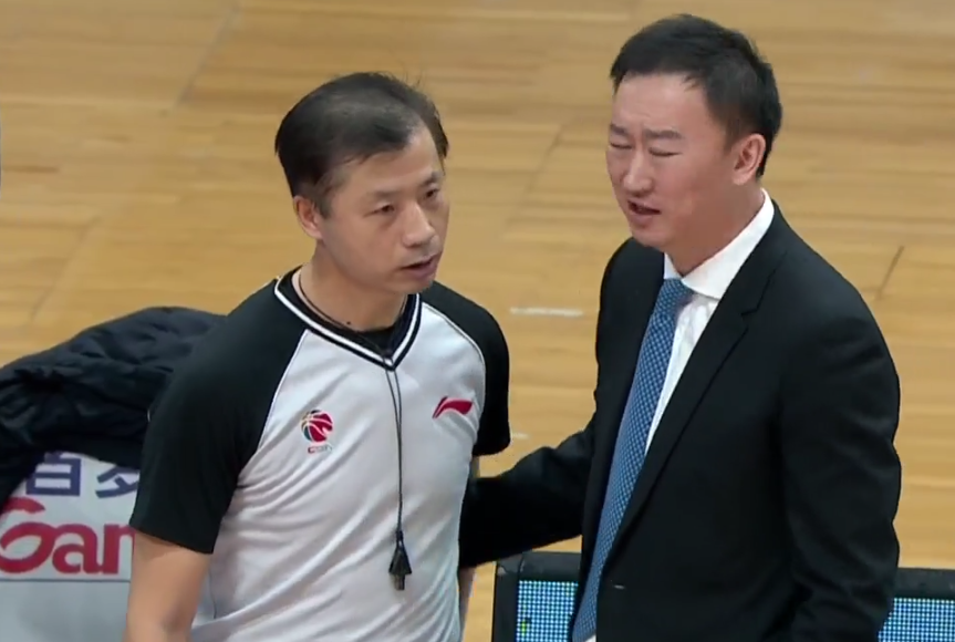 在比赛之后王博跟格林说了什么吗 广厦赢了浙江12分