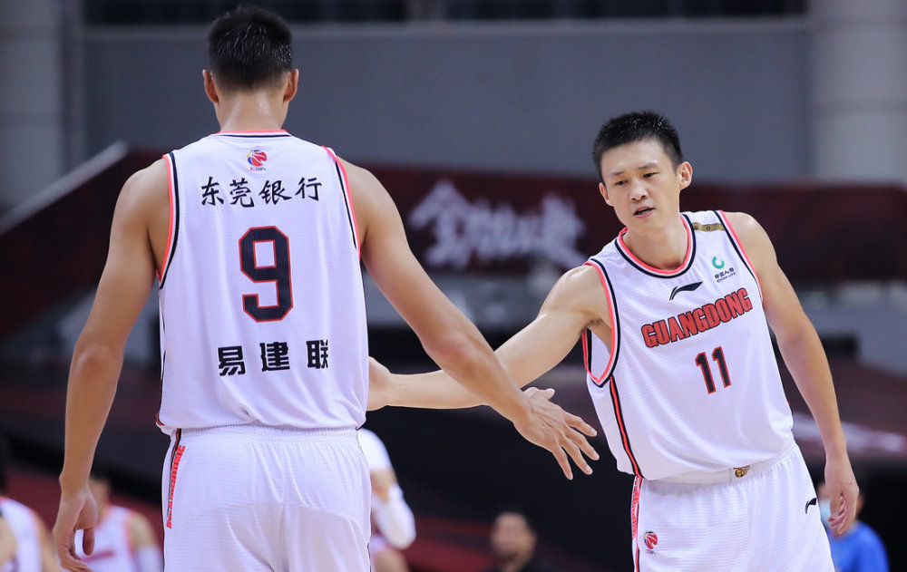 广东队首发亮相 威姆斯、徐杰打替补杜锋开启五上五下