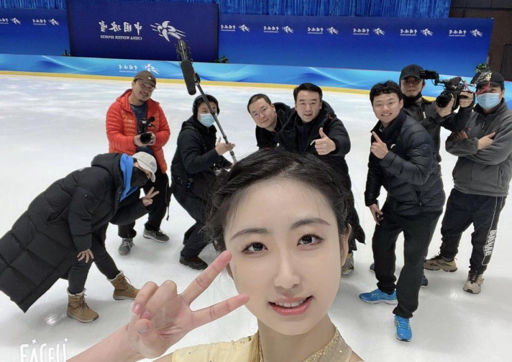 19岁花滑美女被骂到逃跑 网友为朱易出头
