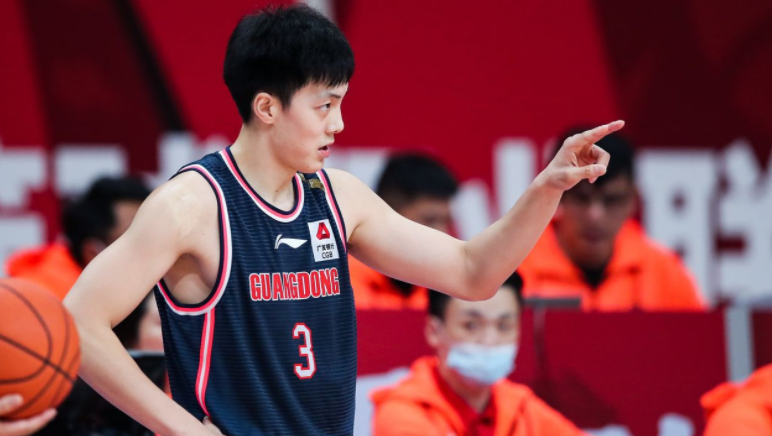 广东对阵山东毫无压力 阿联无解状态徐杰救主