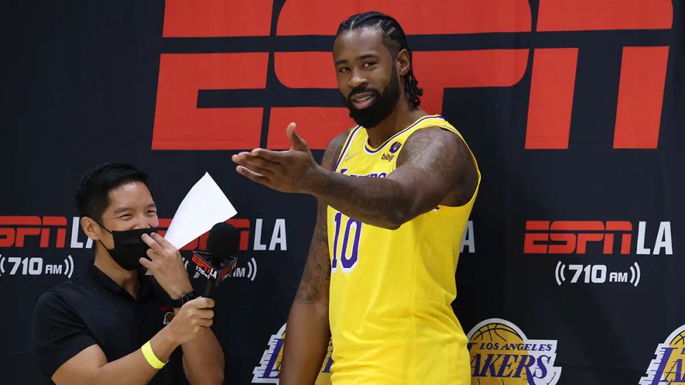 小乔丹在与公牛对战中迎来76人生涯首秀  称76人更适合自己