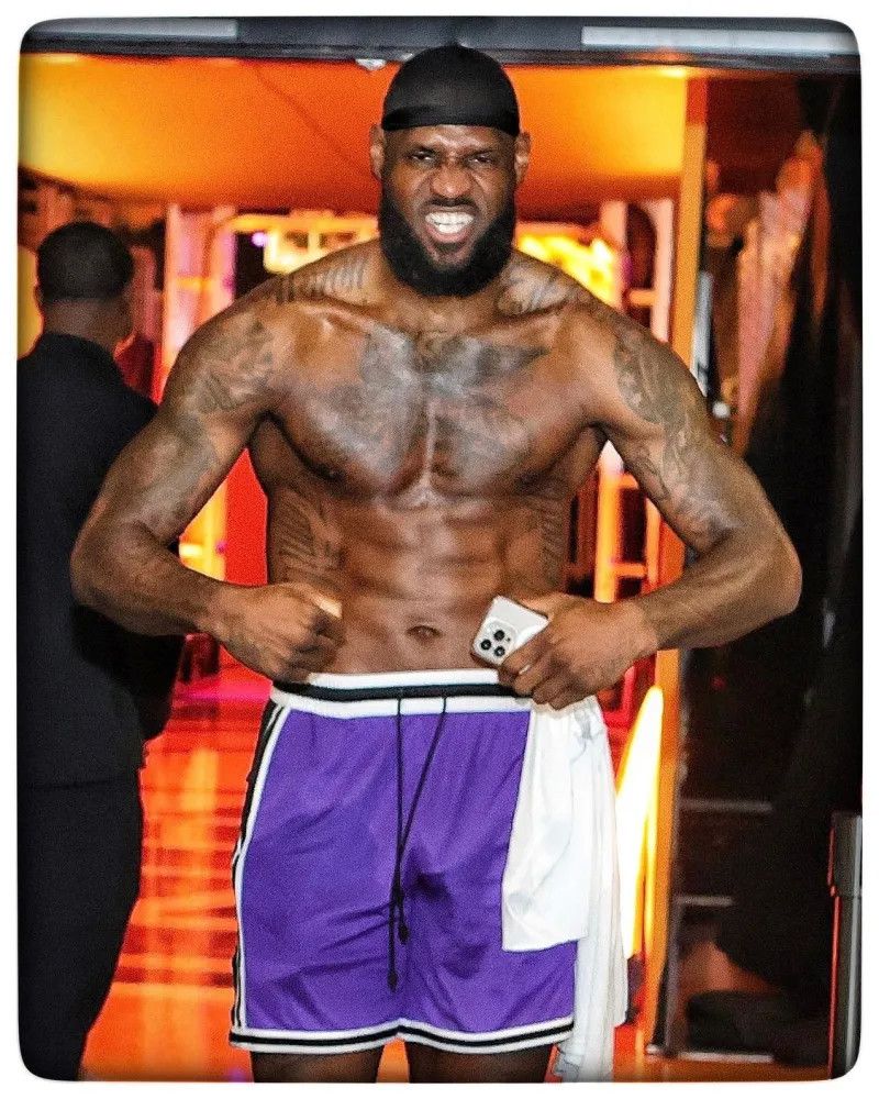 西蒙斯向费城讨要罚款 詹皇复出战火箭