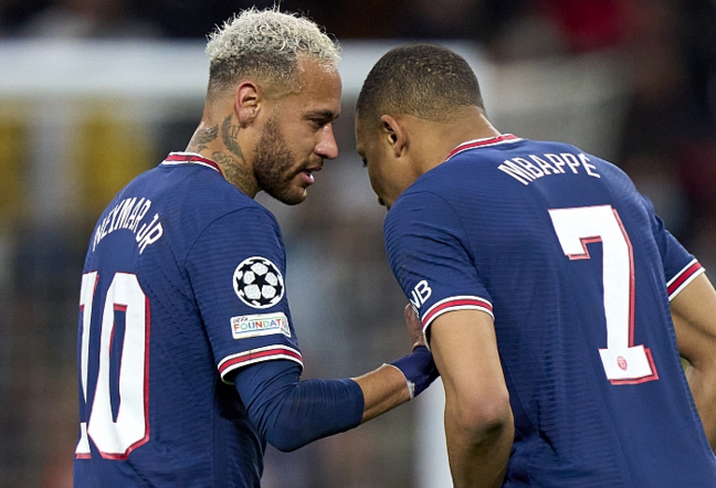 巴黎欧冠出局 纳赛尔准备解雇波切蒂诺