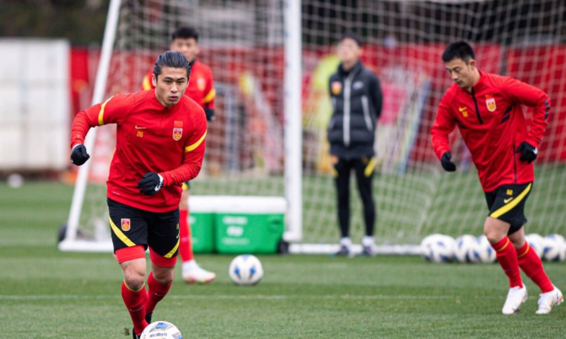 6大国脚级球员齐聚欧洲 已入国足首发热身