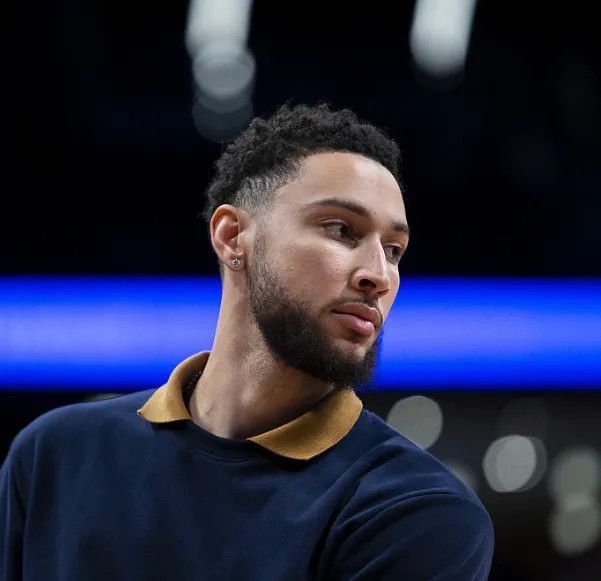 西蒙斯向费城讨要罚款 詹皇复出战火箭