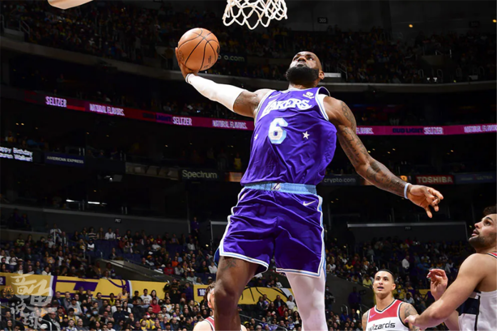 千万别小看勒布朗啊 湖人队本季仍有望夺冠