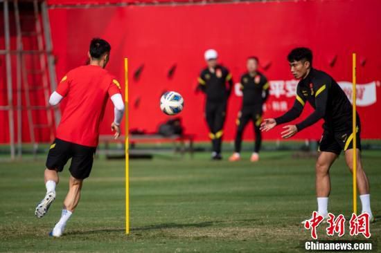 中国男足集结海口 备战“世预赛”