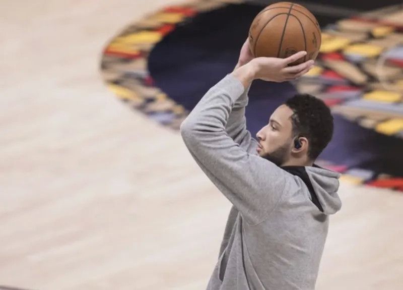 西蒙斯向费城讨要罚款 詹皇复出战火箭