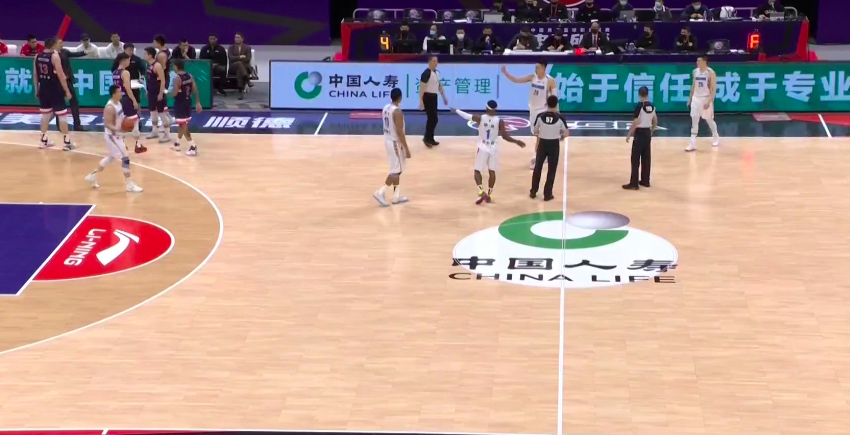 故意挑衅报复郭士强爱将 严惩北京队雷蒙