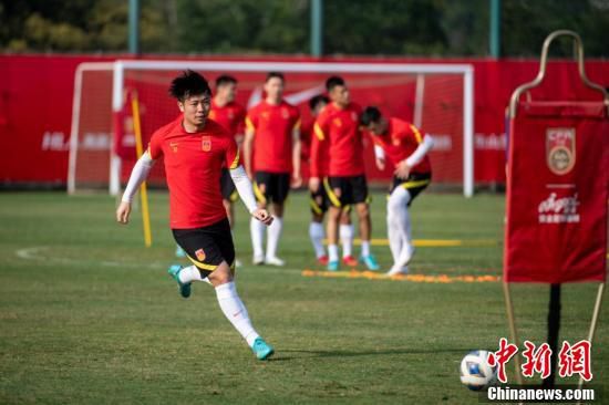 中国男足集结海口 备战“世预赛”