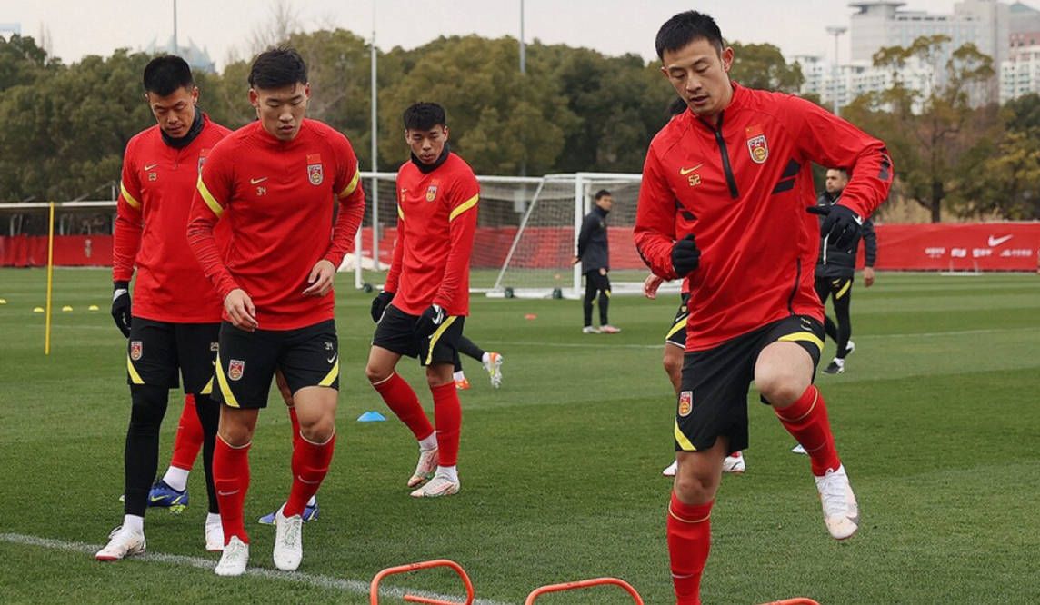 6大国脚级球员齐聚欧洲 已入国足首发热身