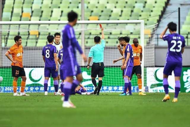 贾德松启程返回中国 前津门虎球员讨薪