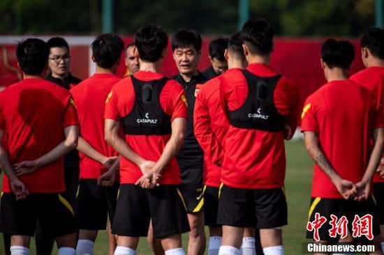中国男足集结海口 备战“世预赛”
