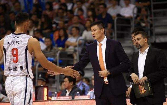 CBA上演无间道 上海挖走广东技术分析师