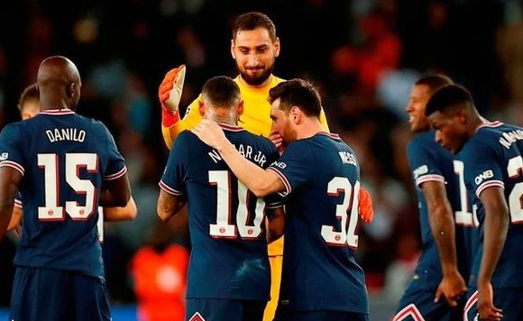 巴黎欧冠出局 纳赛尔准备解雇波切蒂诺