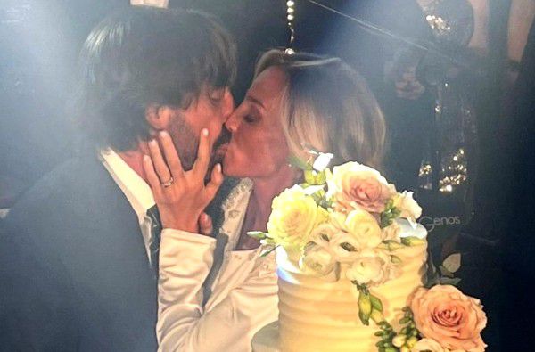 皮尔洛事业爱情双丰收 与女友结婚还被入选意足球名人堂