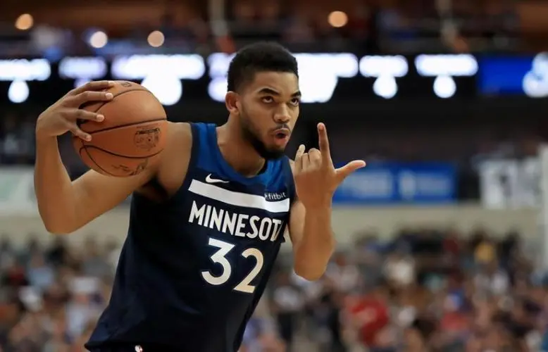 卡尔-安东尼-唐斯为马刺砍下60分 这是赛季最高分