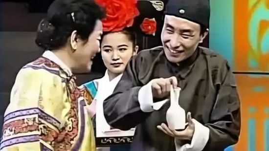 巩汉林冯潇霆口水战为什么出圈 各大媒体纷纷下场