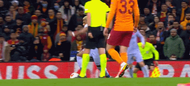 巴萨2-1逆转晋级8强 奥巴梅扬10场7球