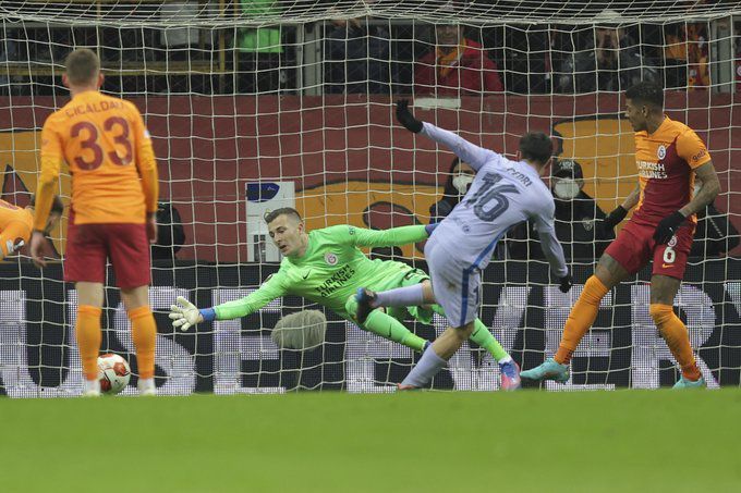 巴萨2-1逆转晋级8强 奥巴梅扬10场7球