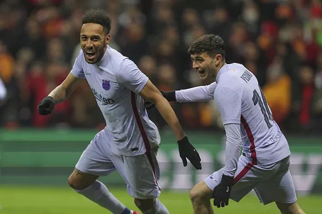 巴萨2-1逆转晋级8强 奥巴梅扬10场7球