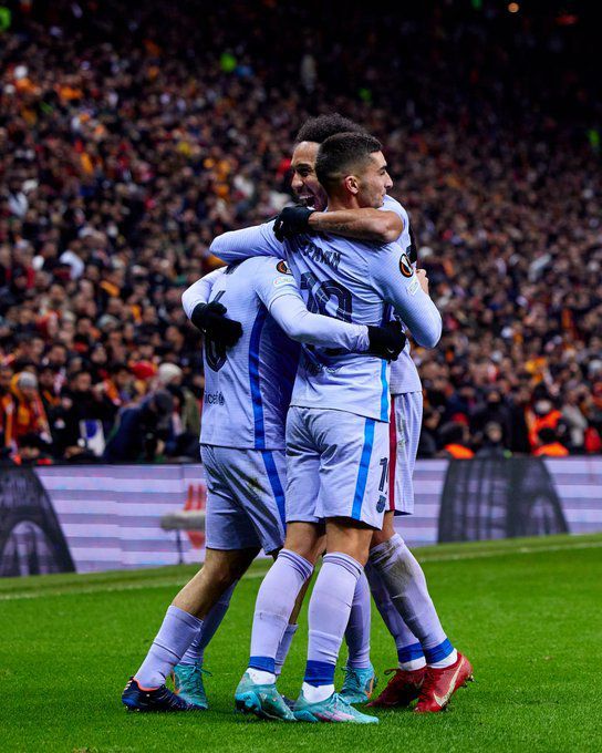 巴萨2-1逆转晋级8强 奥巴梅扬10场7球