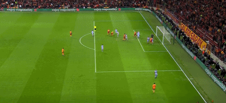 巴萨2-1逆转晋级8强 奥巴梅扬10场7球