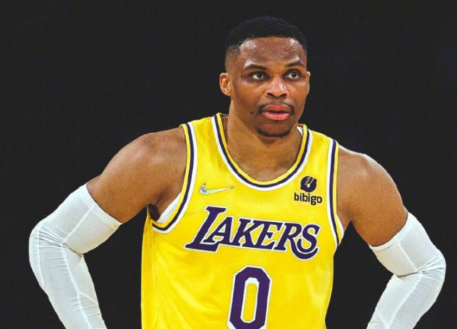 威少狂创6里程碑 逆天绝平神迹比肩科比