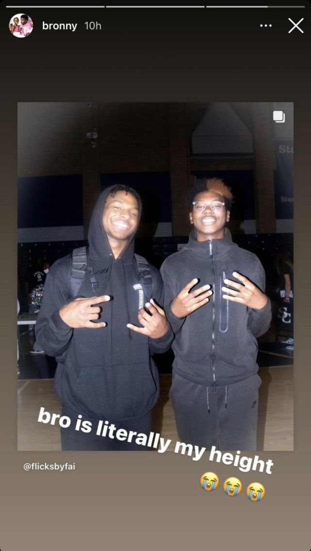 詹姆斯小儿子布莱斯秀大风车扣篮 布莱斯天赋或将超布朗尼