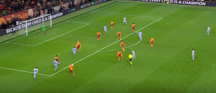 巴萨2-1逆转晋级8强 奥巴梅扬10场7球